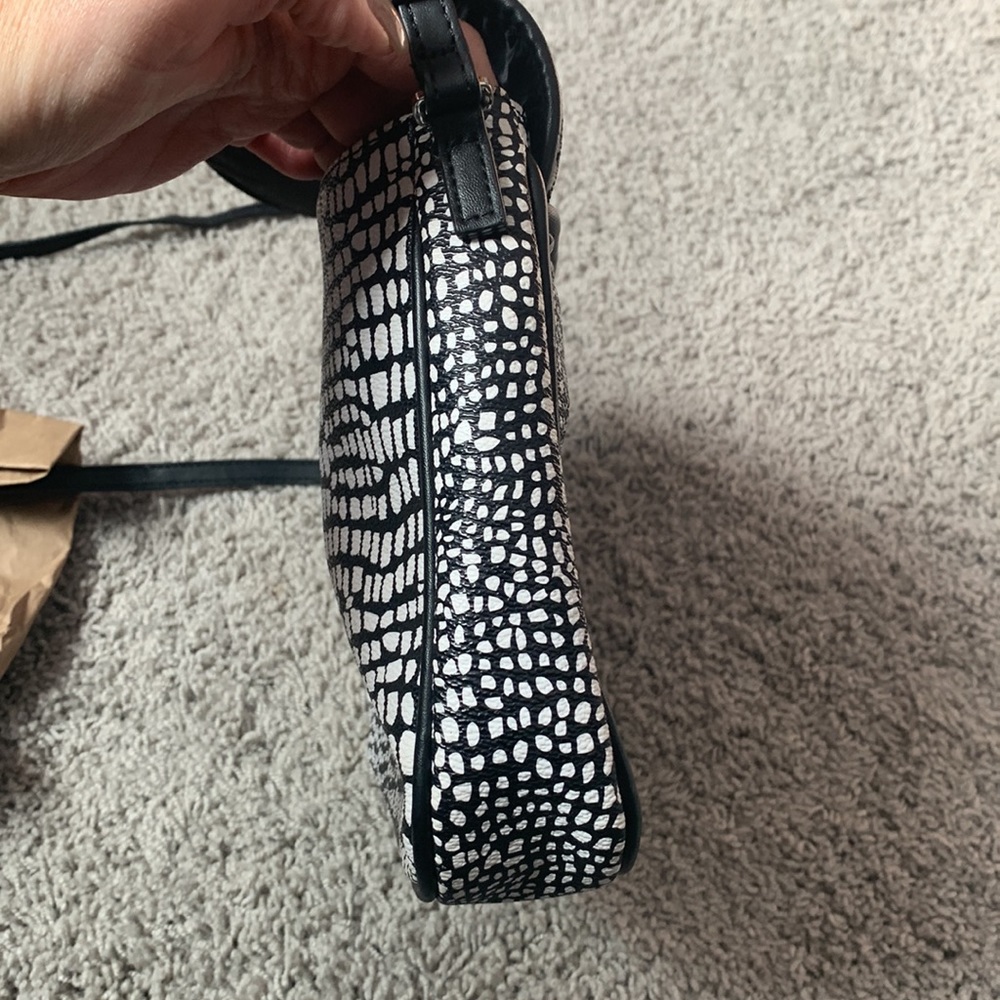 Vera Bradley Crossbody - Picture 13 of 16